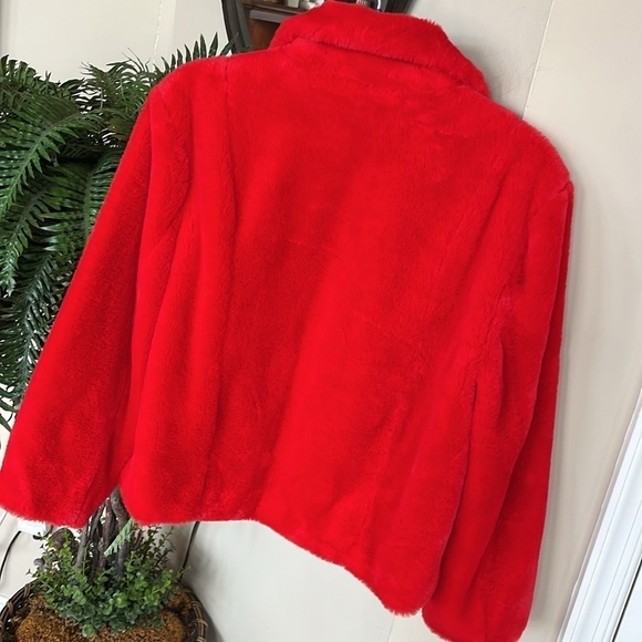 NWOT BLANK NYC Red Faux Fur Jacket Siren Bright Red Revolve Satin Lined Cozy - Picture 10 of 13